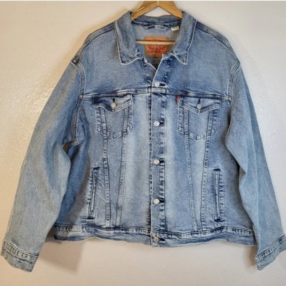 ❤️ Levi's Denim Trucker Jacket - Picture 3 of 8